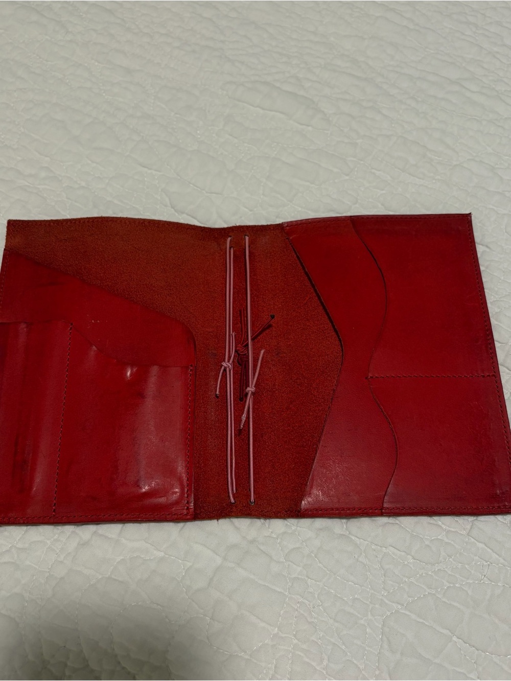 Paper Republic A6 Le Portfolio in Red - Picture 3 of 7